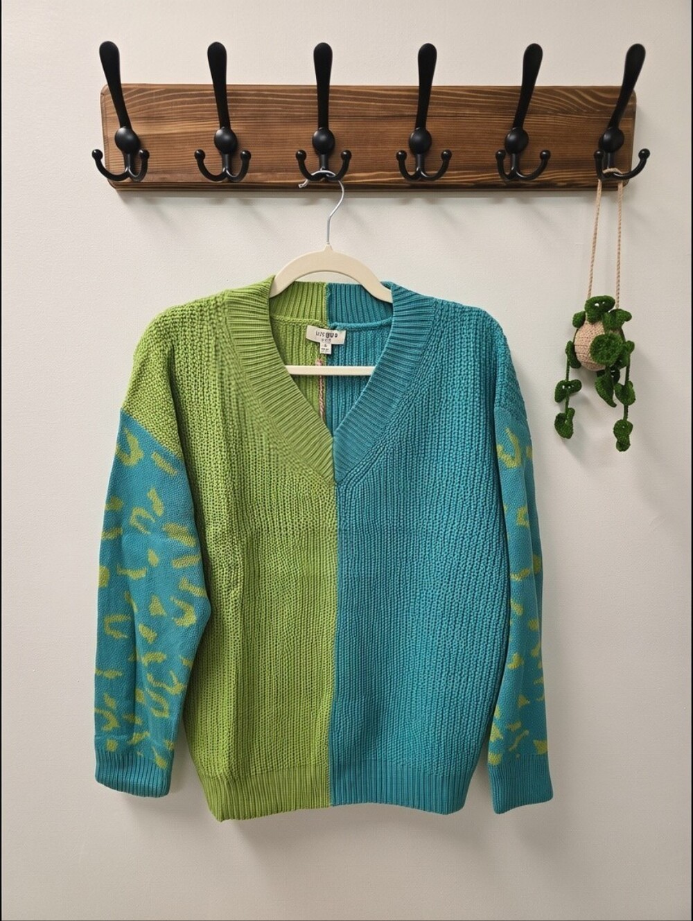 Umgee Colorblock Leopard Sleeve V Neck Whimsical Sweater in Lime Green & Teal